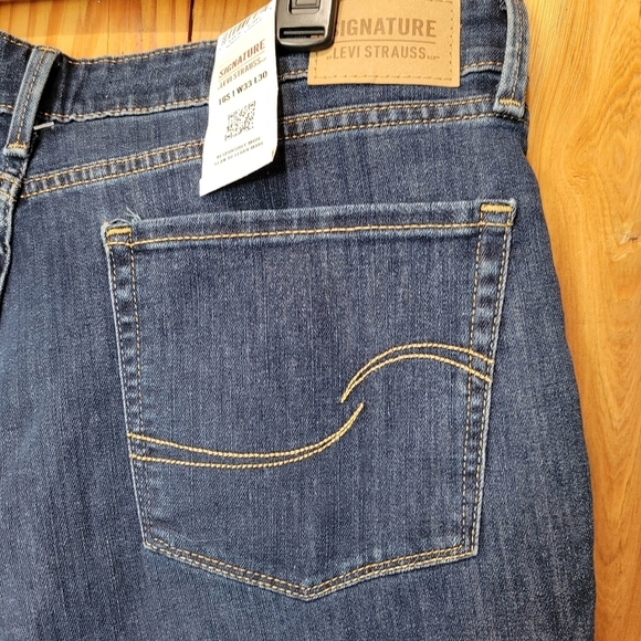 Signature Levi's Mid-rise Bootcut Women's Blue Jeans - Picture 5 of 11